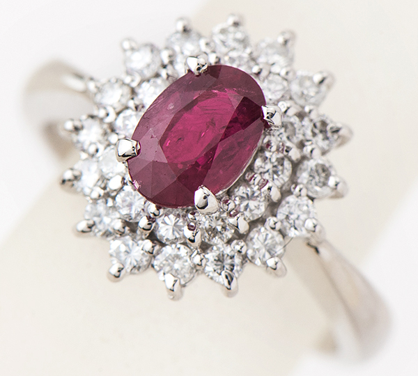 Pt850 ルビー0.81ctとダイヤ0.31ctのフラワーリング Pt850 プラチナ リング ルビー 0.55ct ダイヤモンド 0.27ct V字